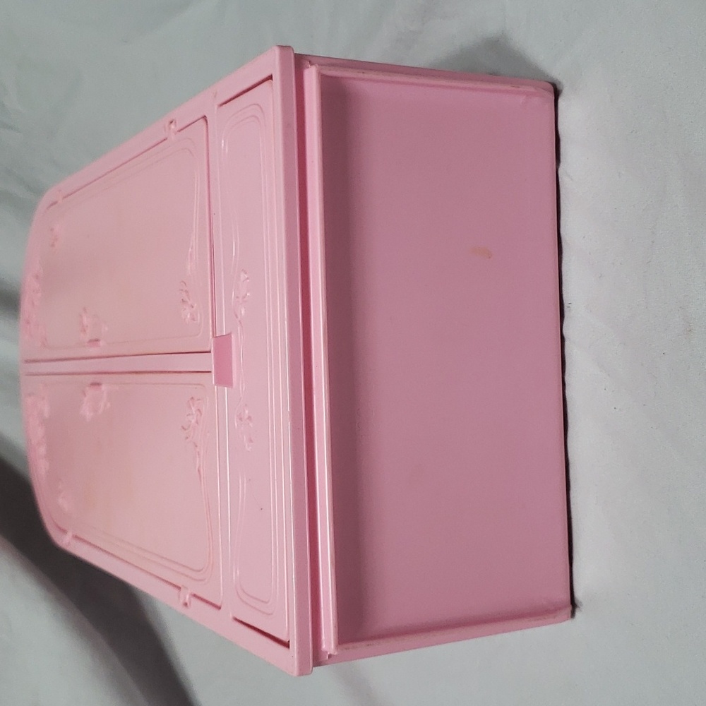 Vintage Barbie 1987 SWEET ROSES Armoire with Filigree Hangers - Picture 9 of 12